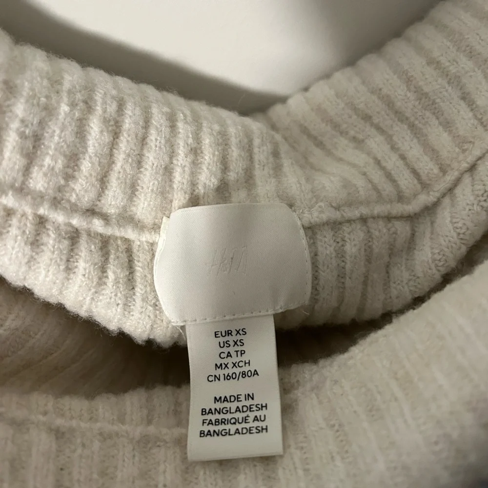 H&M Off-Shoulder Ribbed Cream Sweater - Picture 3 of 4